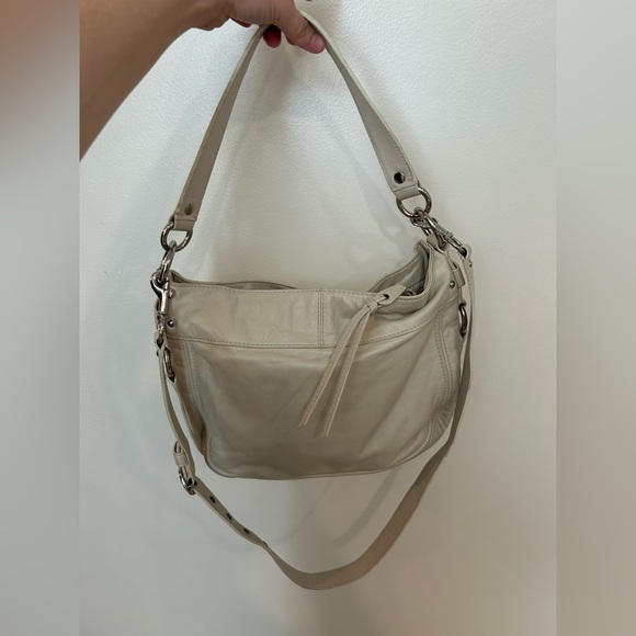 VINTAGE COACH white pearl finish shoulder back y2k with should strap - Picture 2 of 11